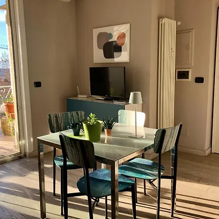 아파트 Attico Ellen Terrazza Con Vista 토리노